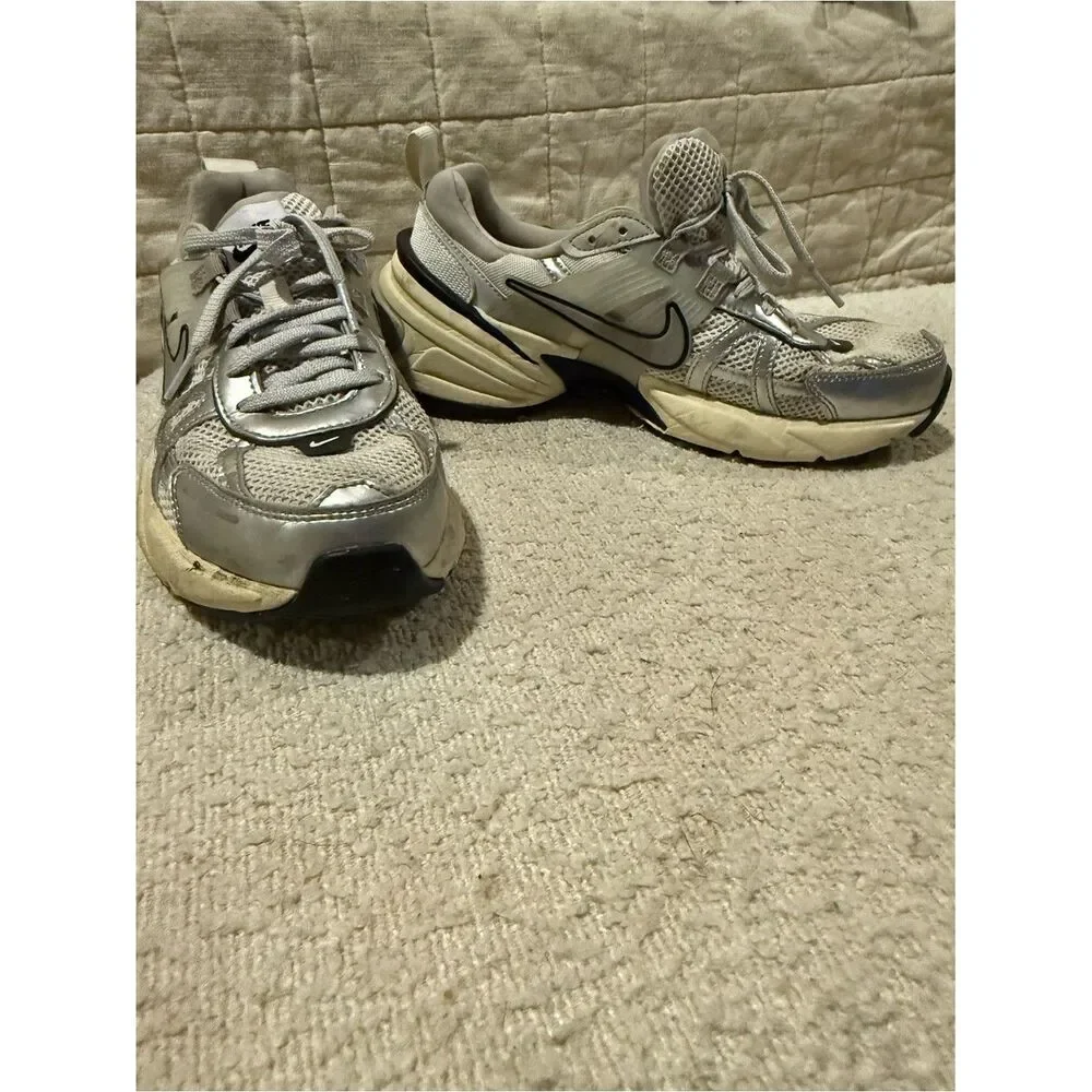 NIKE - V2K Run - Women’s Shoes - W 8 / M 6.5